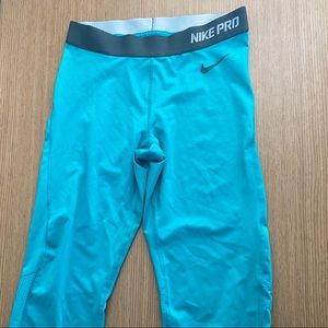 Nike Pro Capris